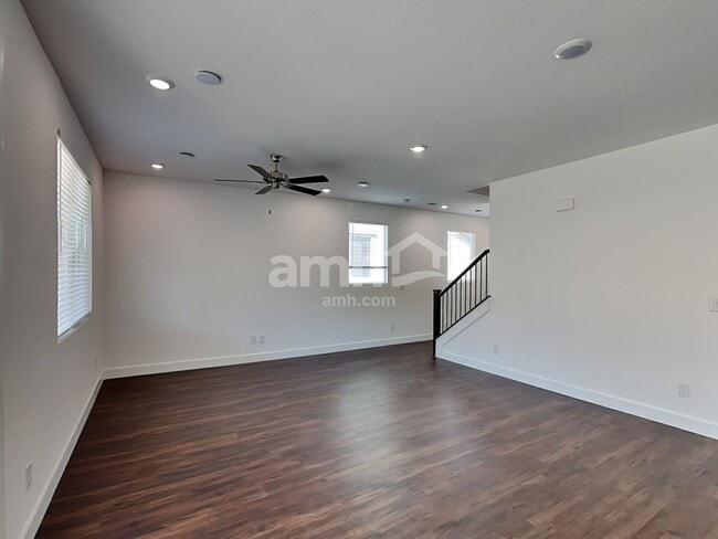 Foto del edificio - 8937 Carmine Cob Ave