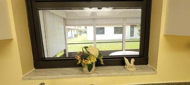 Foto del edificio - 6080 Ambertree Ln