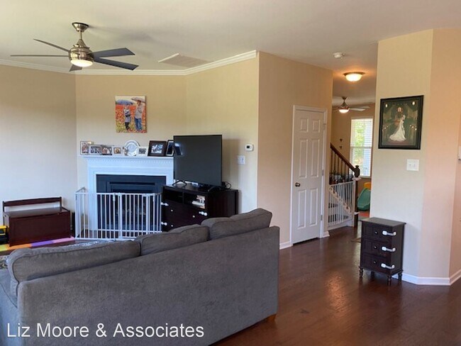 Building Photo - 4 br, 2.5 bath House - 3627 Lavender Lane