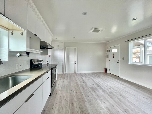 Building Photo - 1756 Washington St