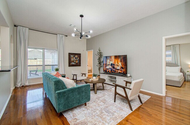 Foto del edificio - 7211 Crescent Mills Dr