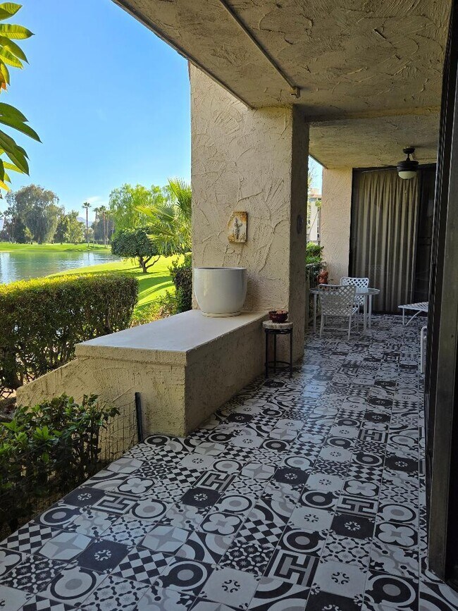 Foto del edificio - 910 Island Dr