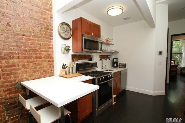 Foto del edificio - 24 W 119th St