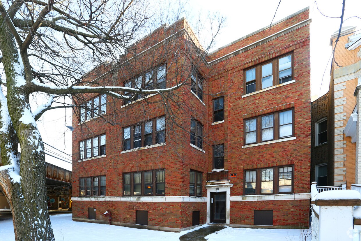 Building Photo - 1601 W Fargo Ave