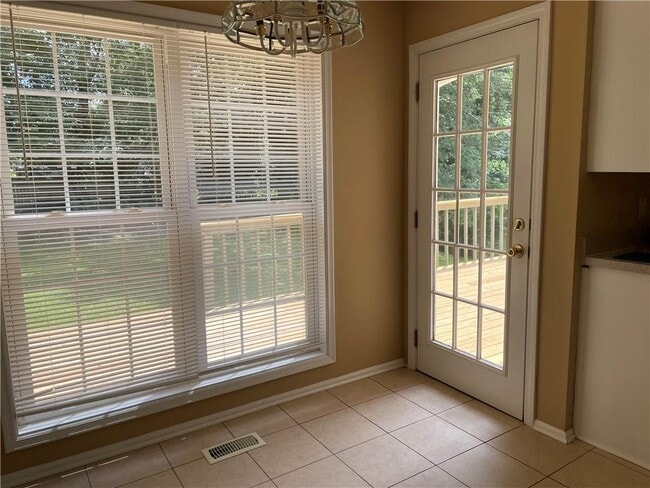 Building Photo - 1397 Brookcliff Dr