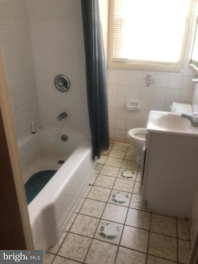 Foto principal - 3205 Hamilton Ave
