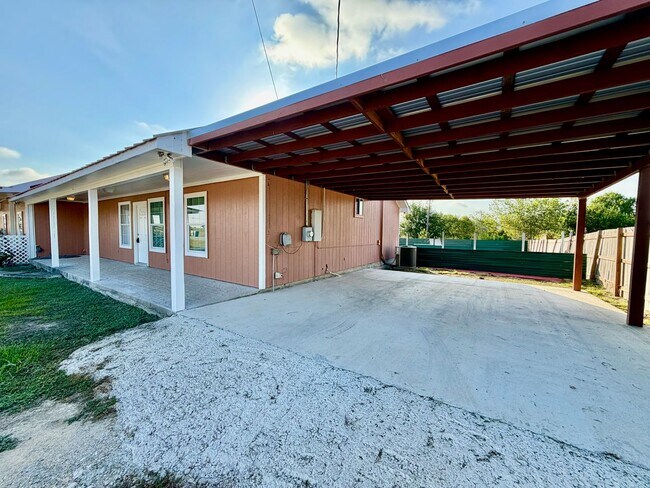 Foto del edificio - 167 Shelley Ln