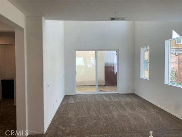 Building Photo - 8613 Academy St