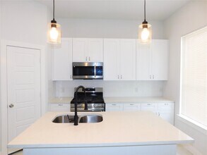 Building Photo - 7002 S Hall St