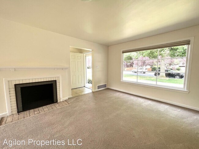 Building Photo - 2 br, 1 bath House - 3636 34th Ave W