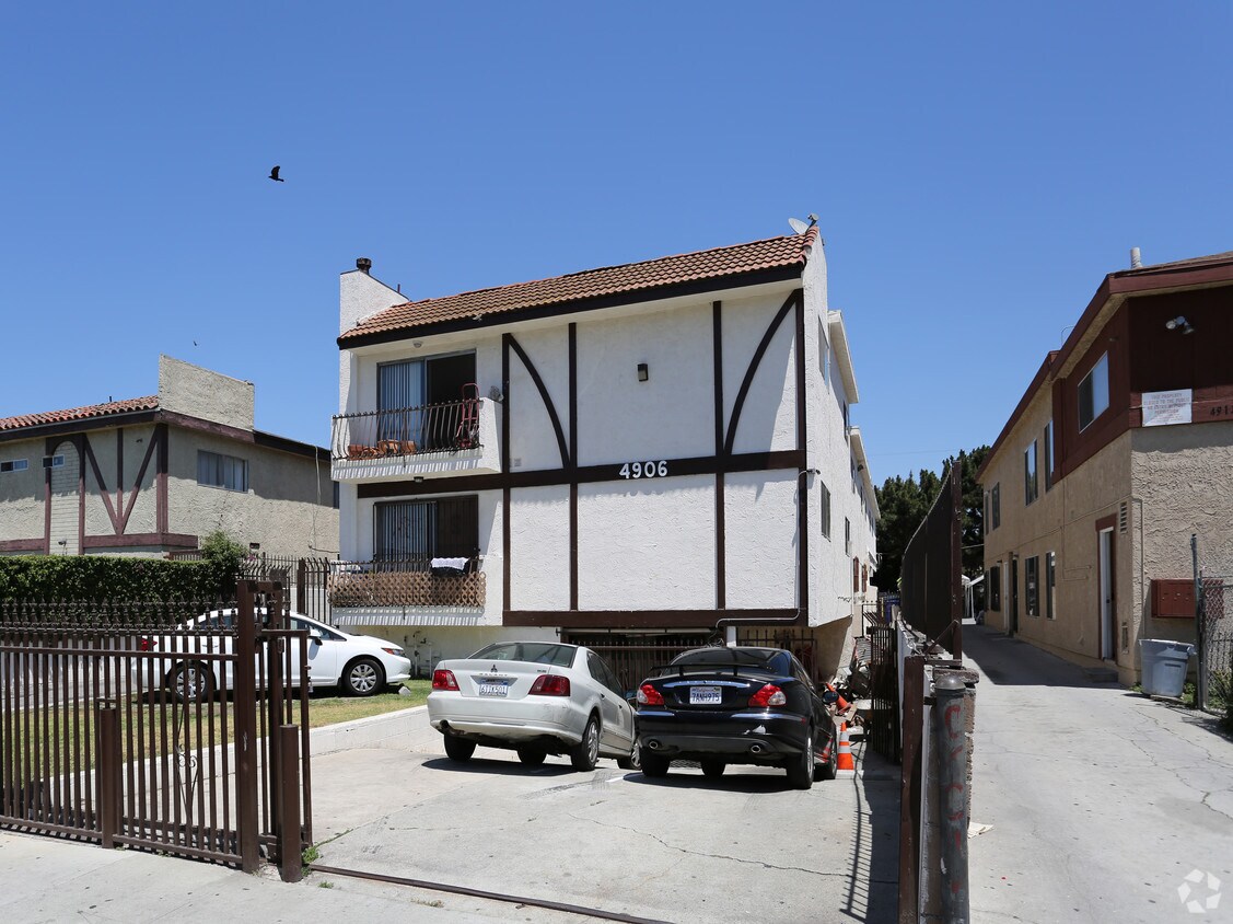 Building Photo - 4906 Slauson Ave