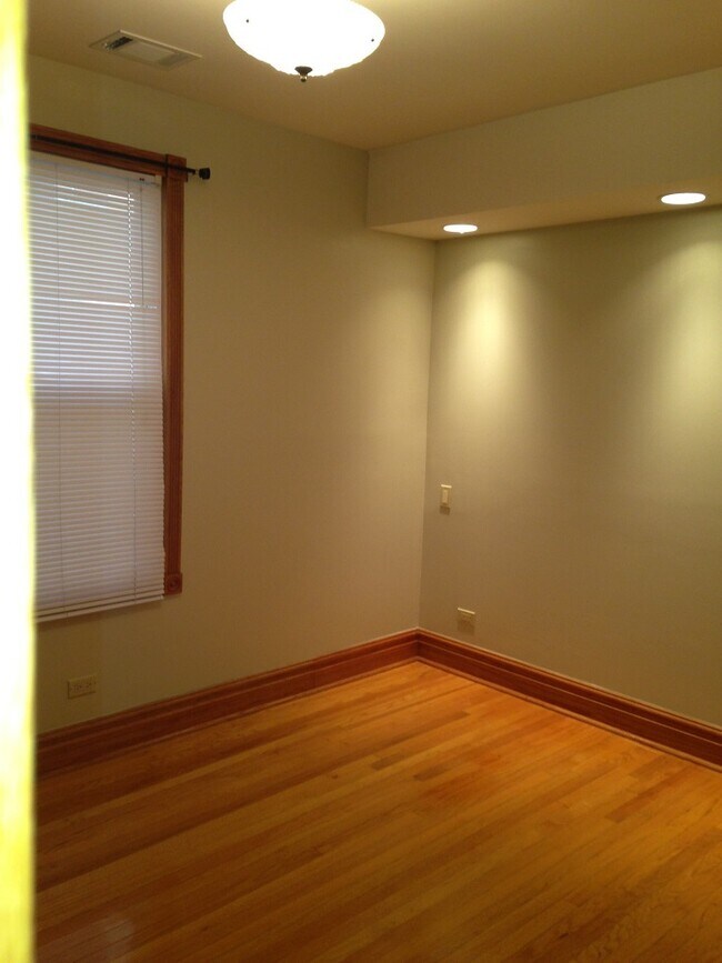 Foto del edificio - 3019 W Roscoe St