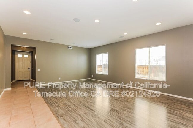 Building Photo - 38330 Highpointe Ln