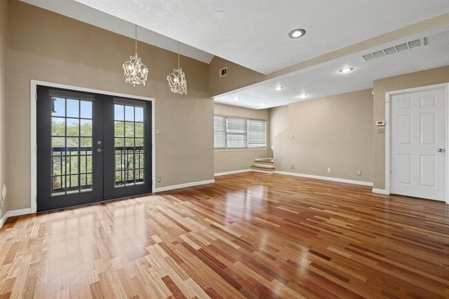 Building Photo - 8888 Tallwood Dr