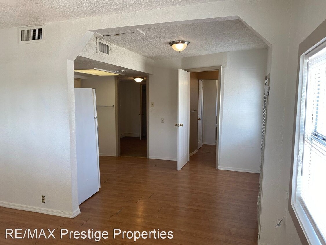 Building Photo - 1 br, 1 bath House - 2025 Mullen