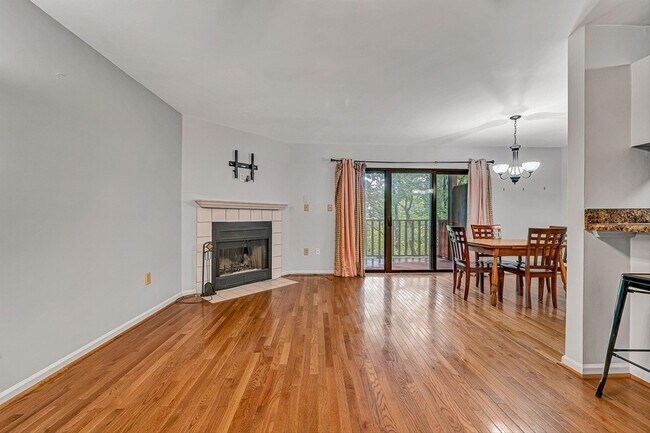 Building Photo - 3273 Forest Ridge Rd
