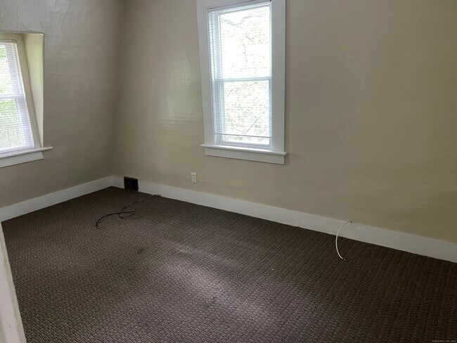 Foto del edificio - 26 Cedric Ave