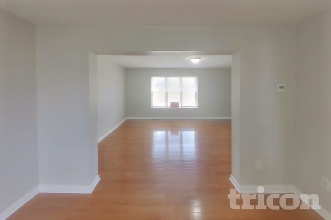 Building Photo - 1206 Primrose Ln
