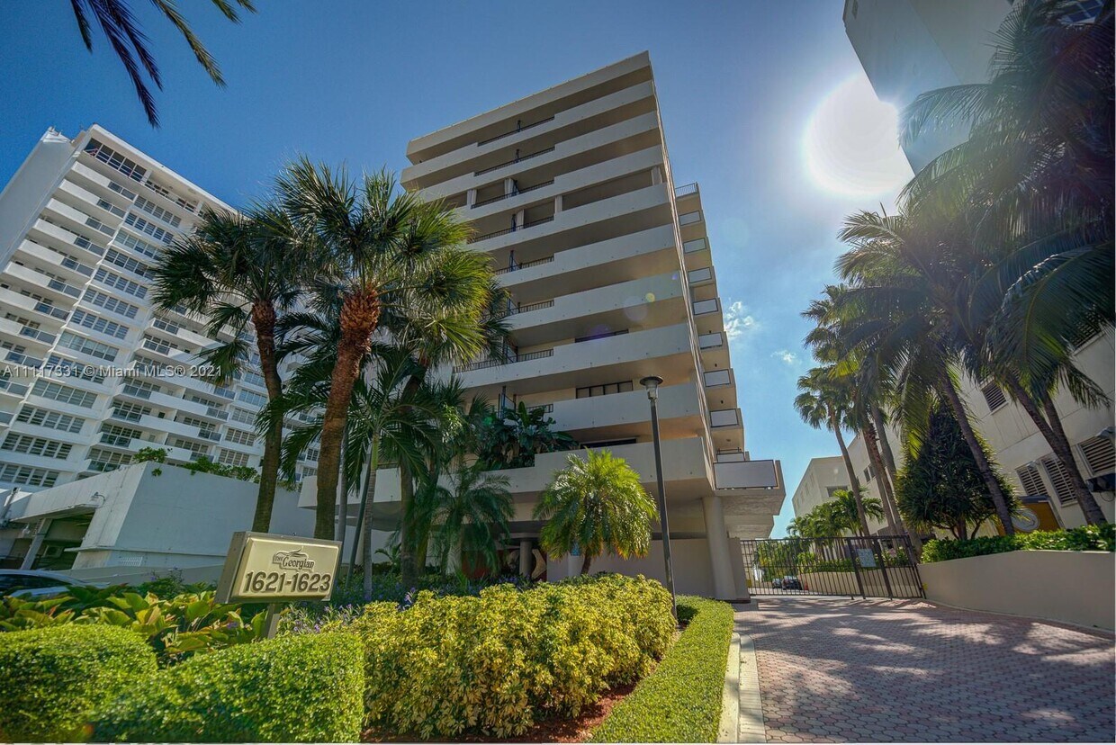 Primary Photo - 1623 Collins Ave