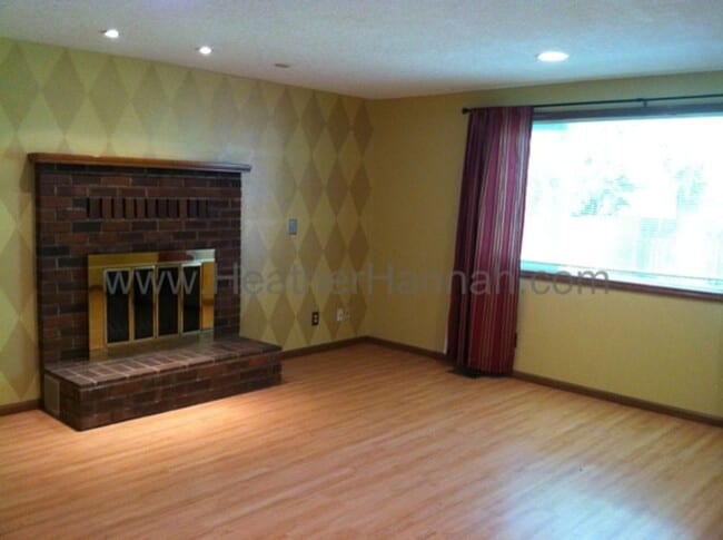 Foto del edificio - 3 Bedroom House with many upgrades!