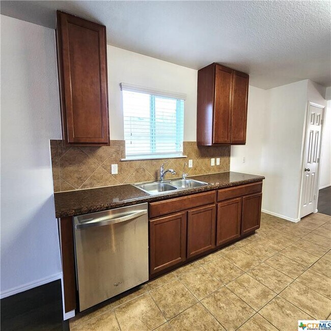 Building Photo - 411 Taurus Dr