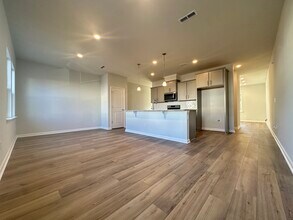 Building Photo - 1604 Tamarisk Ln