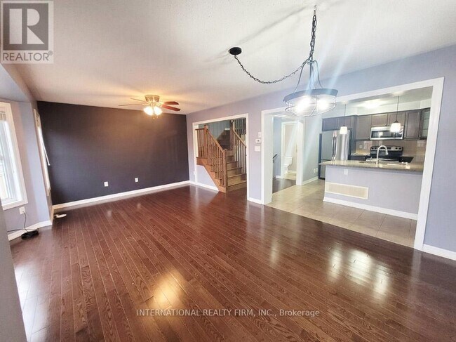 Building Photo - 222 Mortimer Cres