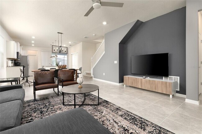 Foto del edificio - 7328 Oakmoss Loop