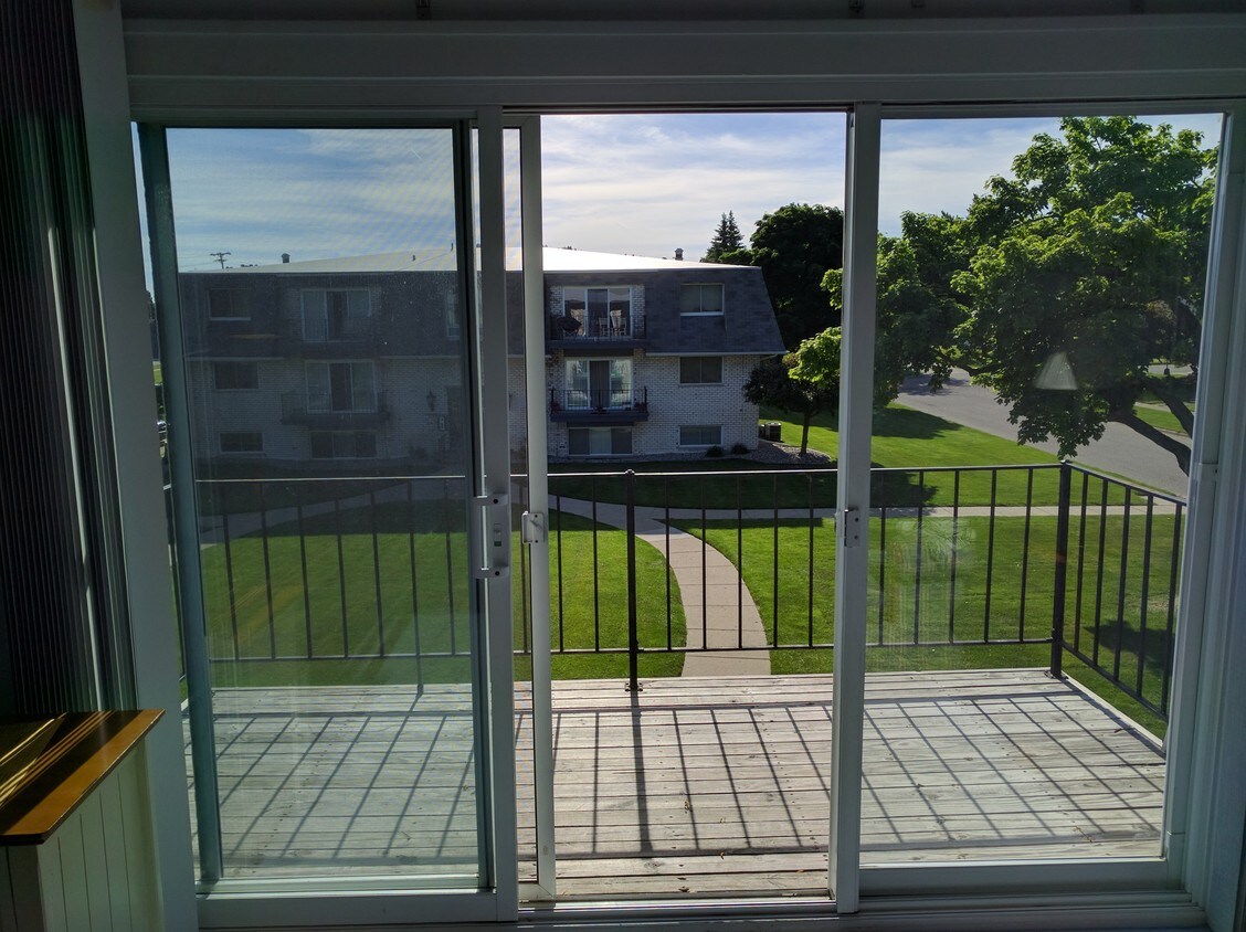 5535 W St Joseph Hwy, Lansing, MI 48917 Condo for Rent in Lansing, MI