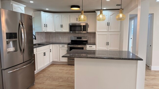 Building Photo - 5813 Tampico Rd