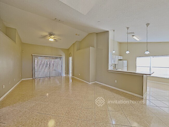 Building Photo - 166 Thornbury Dr