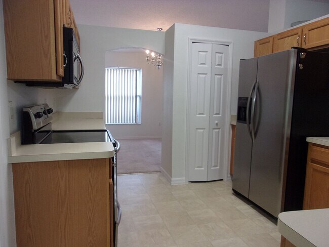 Foto del edificio - 14237 Spring Hill Dr