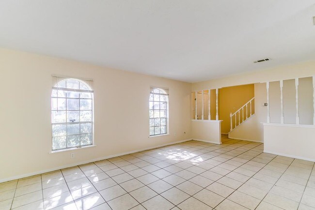 Building Photo - 15802 Ridgecroft Rd