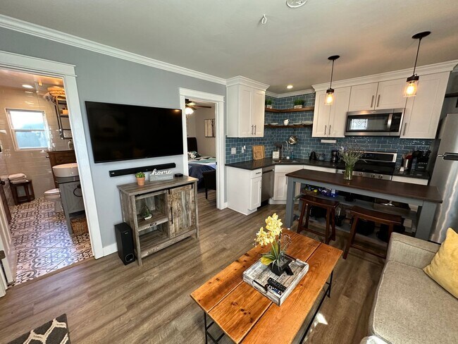 Foto del edificio - 1163 1/2 Park Blvd - Month to Month