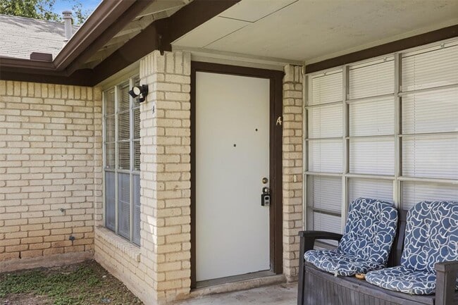Building Photo - 113 Meteor Dr