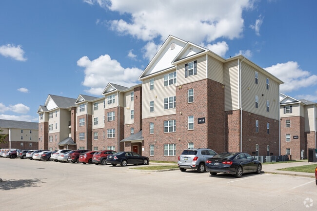 Building Photo - The Grove