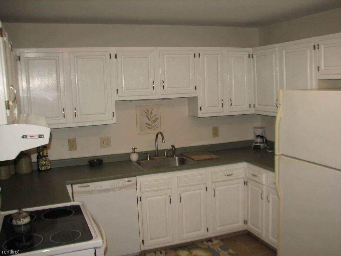 Foto principal - 236 Sewall St