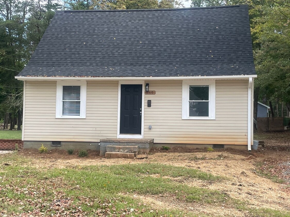 Primary Photo - 3510 Tyler St SE