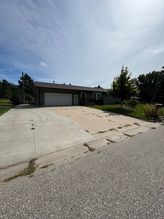 Building Photo - 1527 Holley St