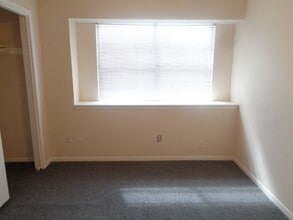 Building Photo - 1419 Dorsetshire Dr