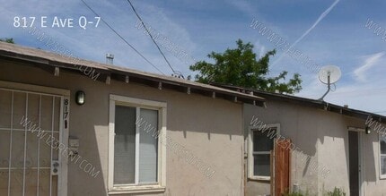 Building Photo - 817 E Ave Q-7