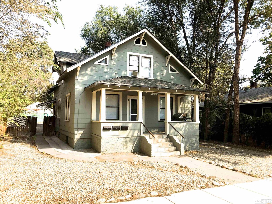Primary Photo - 465 E 7th St