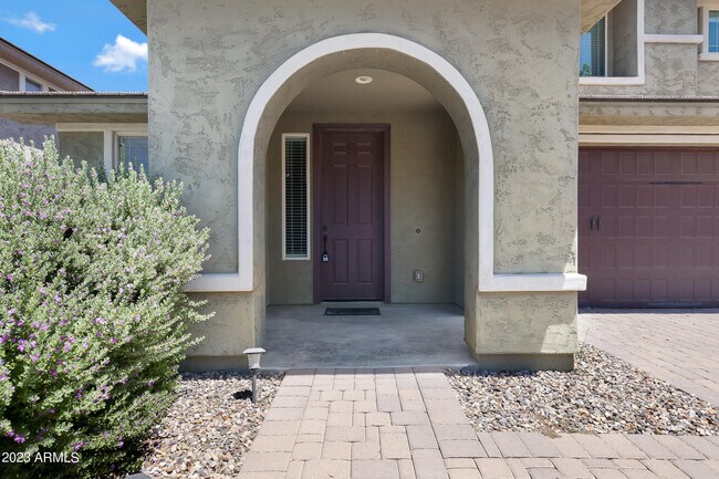 Building Photo - 2438 E Hazeltine Way