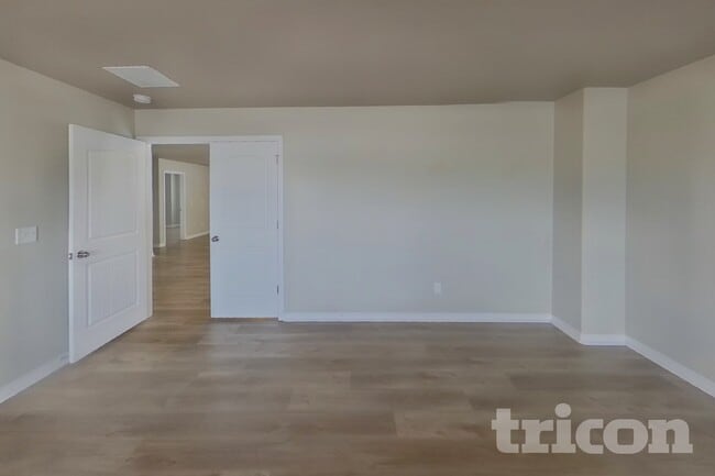 Building Photo - 7282 Thorn Brush Way