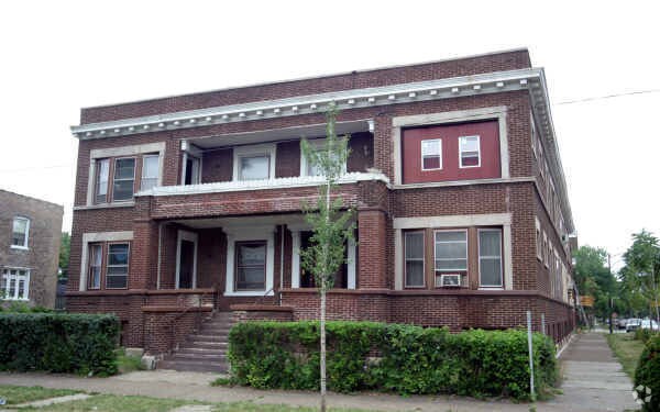 Primary Photo - 7757-7759 S Carpenter St