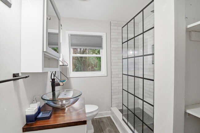 Foto del edificio - 1373 Benteen Way SE