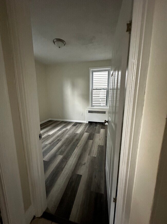 Second bedroom - 164 McAdoo Ave