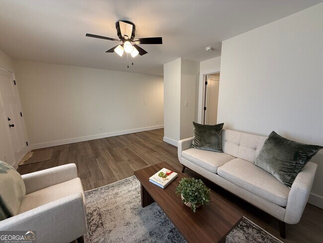 Foto del edificio - 1020 College Ave