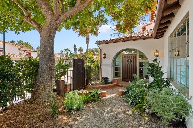 Foto del edificio - STUNNING  property for lease ~ Experience the Santa Barbara LIFE!