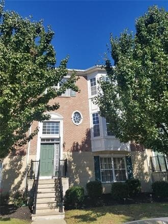 Building Photo - 384 Fayette St